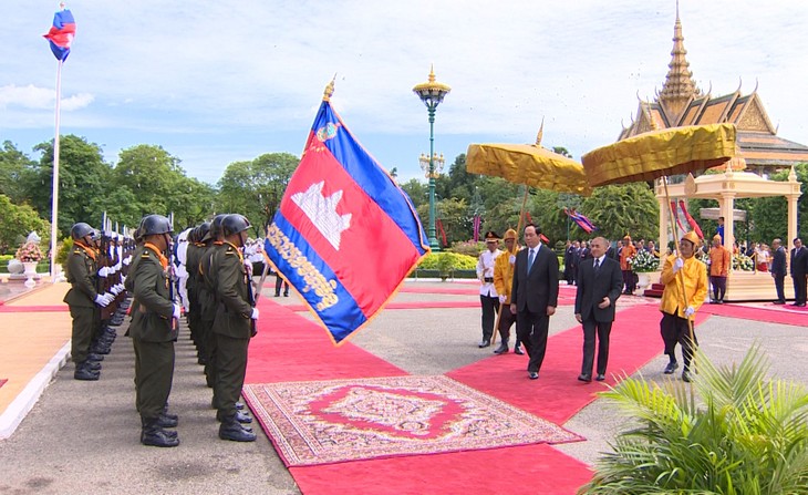 Jalon important des relations commerciales Vietnam-Cambodge - ảnh 1